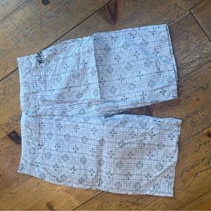 Quiksilver White Shorts with Gray Geometric Print